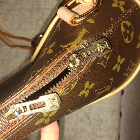 Louis Vuitton backpack - Picture 5 of 10